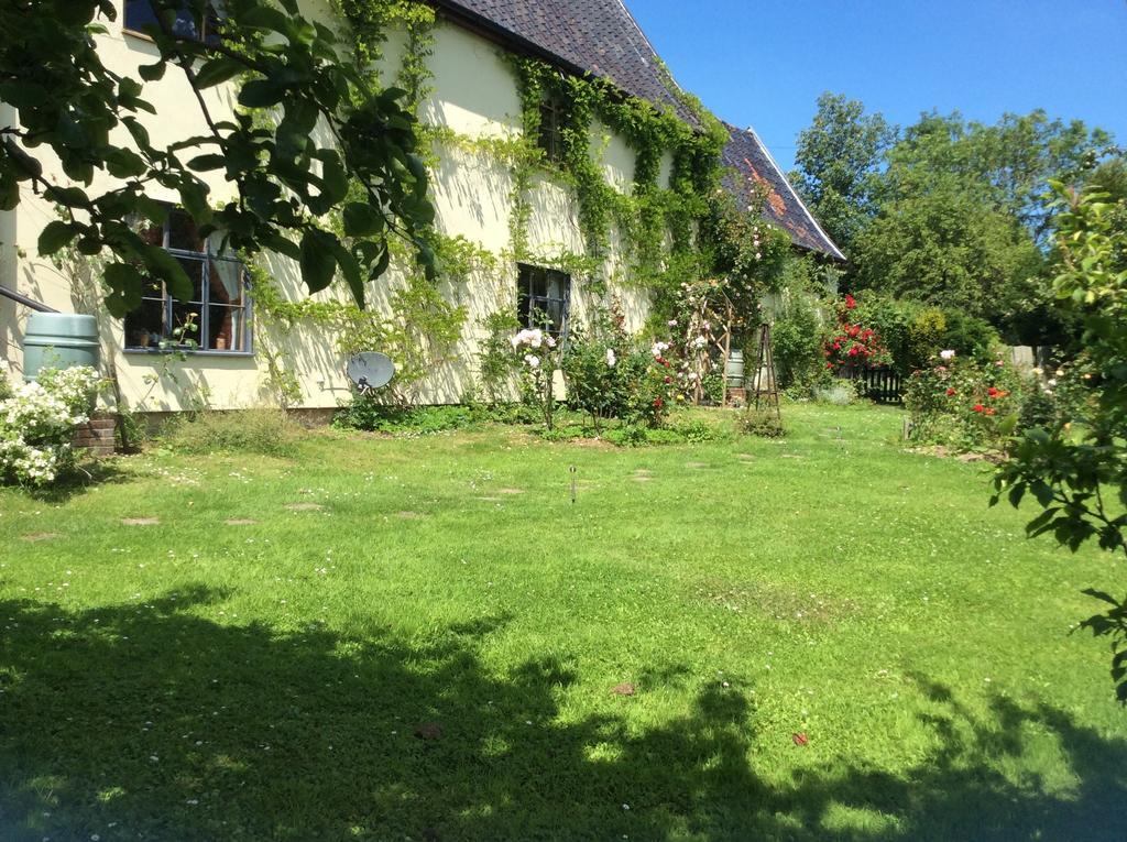 Valley Farmhouse, Westhall Redisham Bagian luar foto